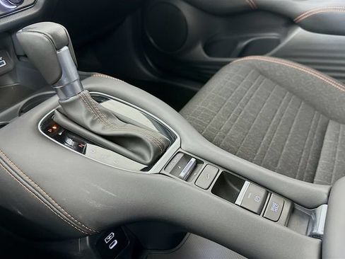 Certified 2025 Honda HR-V Sport image 25