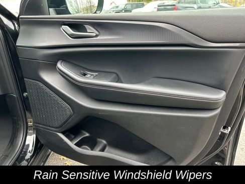 Used 2024 Jeep Grand Cherokee L Laredo image 34