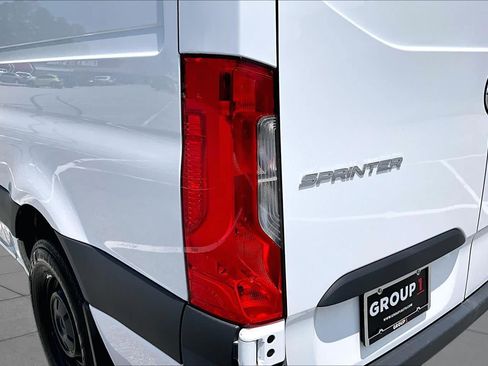 Used 2025 Mercedes-Benz Sprinter 2500 image 31