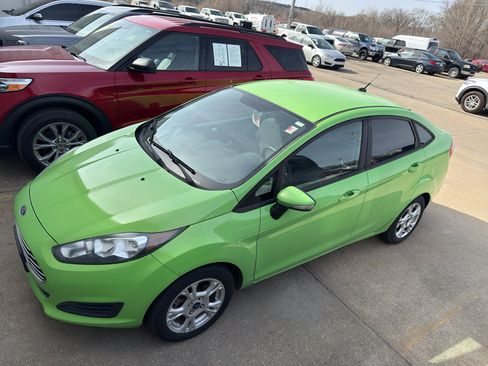 Used 2015 Ford Fiesta SE image 11