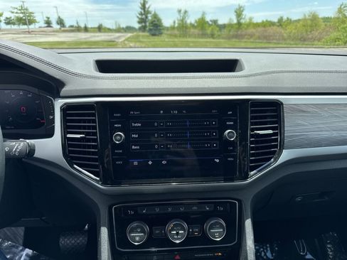Used 2023 Volkswagen Atlas Cross Sport SE w/ Black Wheel Package AWD/4WD image 14