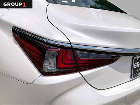 Used 2025 Lexus ES 350 w/ Premium Package FWD image 26