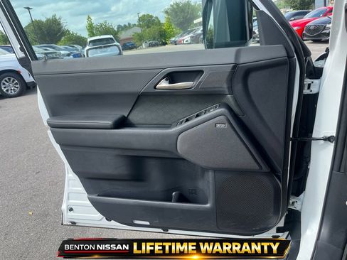Used 2024 Lexus GX 550 AWD/4WD image 12