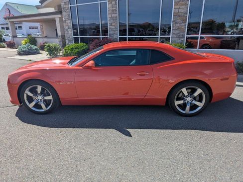 Used 2010 Chevrolet Camaro SS w/ RS Package RWD image 2