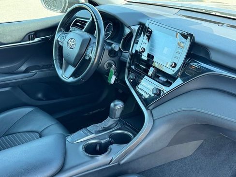 Used 2022 Toyota Camry SE FWD image 11