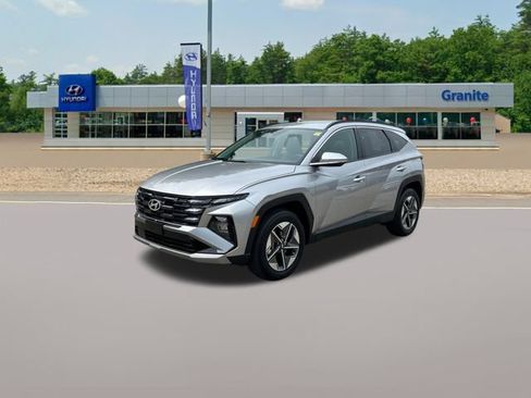 Certified 2025 Hyundai Tucson SEL AWD/4WD image 2