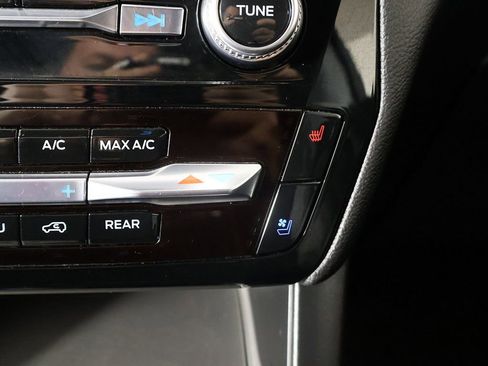 Used 2023 Ford Explorer Limited AWD/4WD image 55