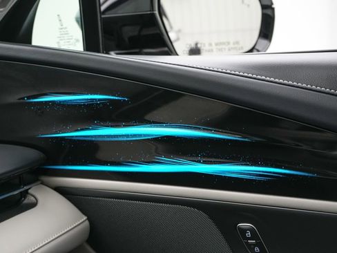 Used 2025 Lincoln Nautilus Premier image 19