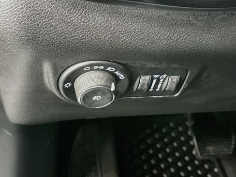 Used 2025 Jeep Compass Trailhawk AWD/4WD image 17