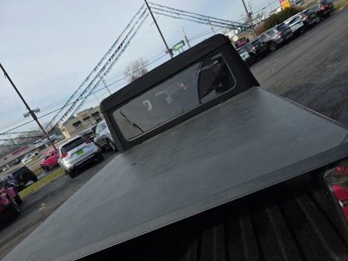 Used 2024 Jeep Gladiator Sport image 8