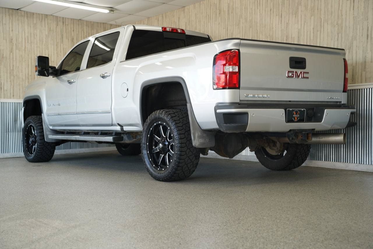 Used 2017 GMC Sierra 2500 Denali w/ Duramax Plus Package AWD/4WD image 7