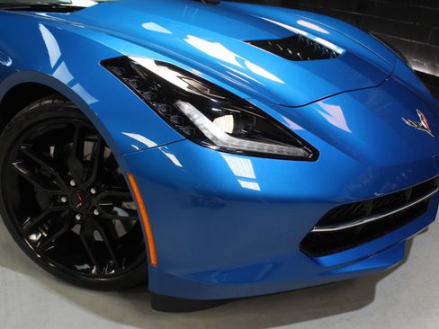Used 2015 Chevrolet Corvette Stingray Coupe w/ 2LT Preferred Equipment Group image 8
