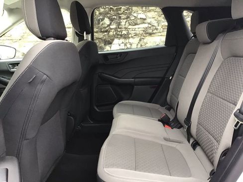 Used 2022 Ford Escape SE image 11