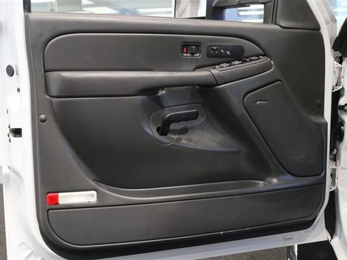 Used 2006 Chevrolet Silverado 2500 W/T AWD/4WD image 66