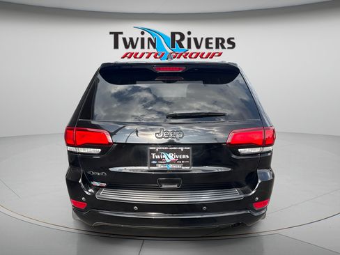 Used 2021 Jeep Grand Cherokee Laredo X AWD/4WD image 3