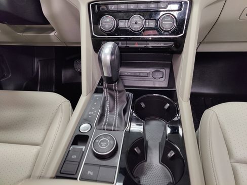 Certified 2023 Volkswagen Atlas SEL image 24