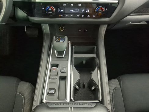 Used 2022 Nissan Pathfinder SV image 22