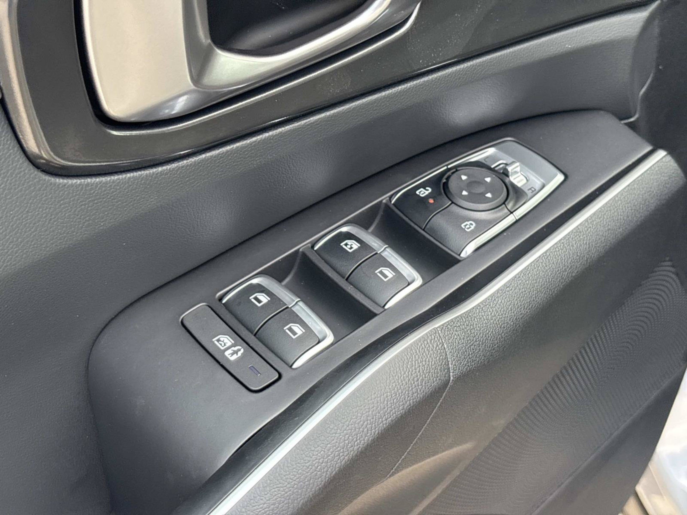 New 2026 Kia Sorento S FWD image 17