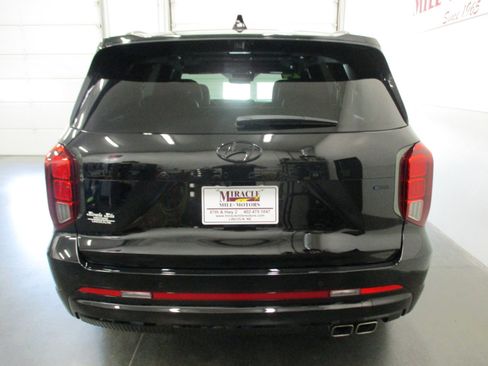 Used 2024 Hyundai Palisade Calligraphy image 5