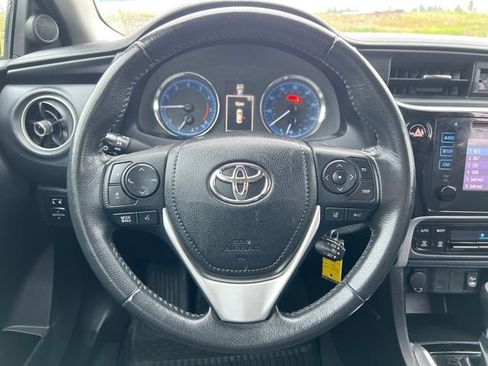Used 2019 Toyota Corolla SE image 18