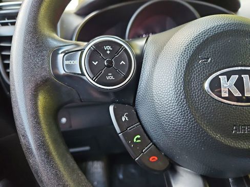 Used 2018 Kia Soul FWD image 11