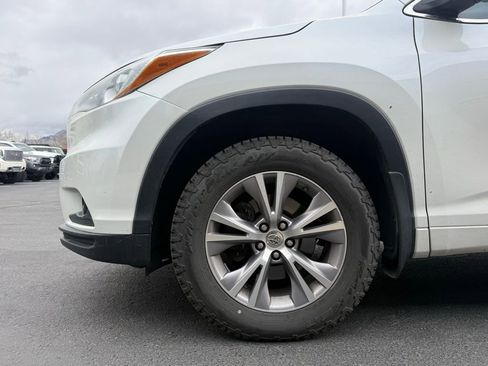 Used 2015 Toyota Highlander XLE AWD/4WD image 33