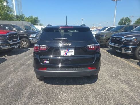 Used 2025 Jeep Compass Limited w/ Sun & Sound Group AWD/4WD image 10
