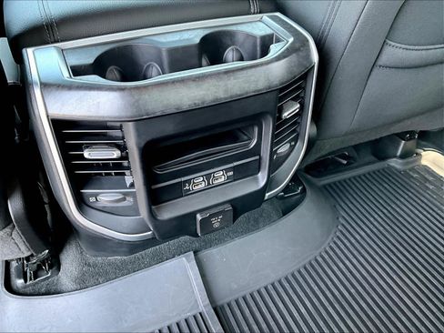 Used 2020 RAM 1500 Big Horn AWD/4WD image 10