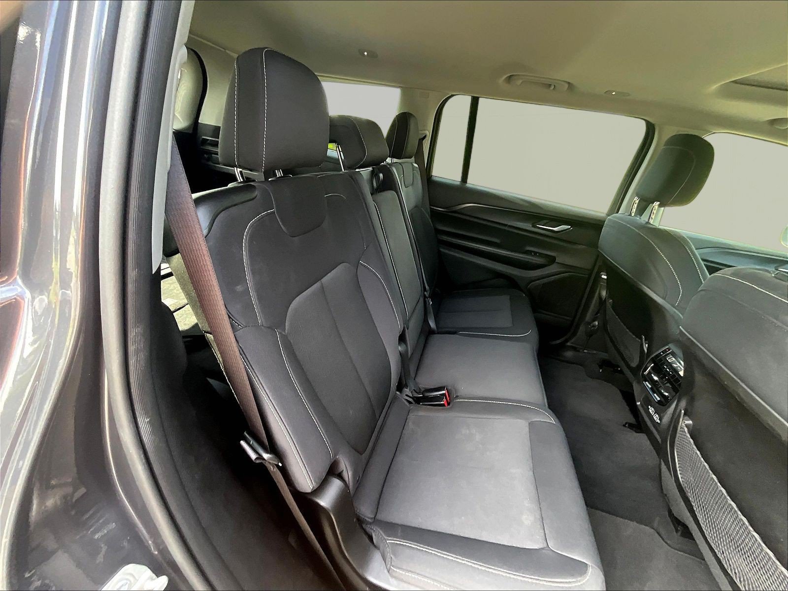 Used 2024 Jeep Grand Cherokee L Laredo AWD/4WD image 25
