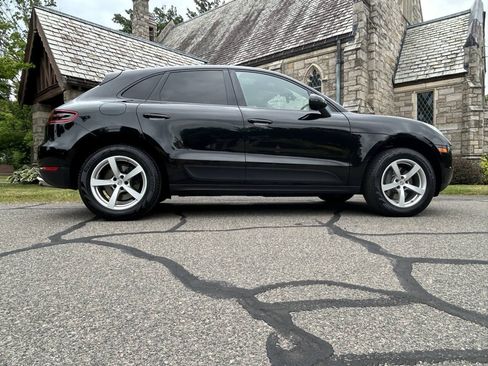 Used 2018 Porsche Macan AWD/4WD image 15