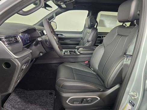 New 2026 Jeep Grand Wagoneer 4WD image 22