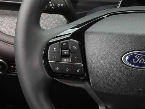 New 2026 Ford Explorer Platinum image 12