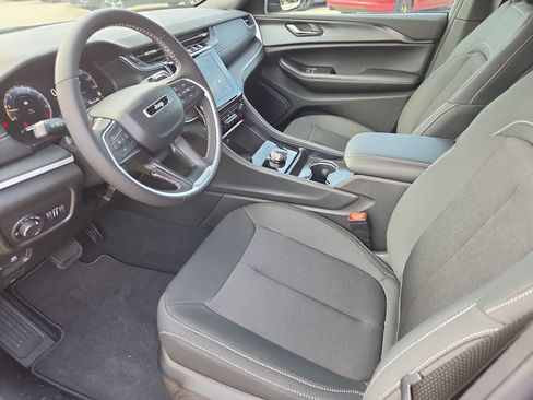 New 2026 Jeep Grand Cherokee Laredo X RWD image 10