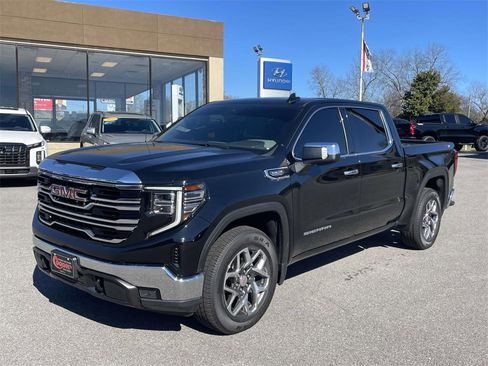 Used 2022 GMC Sierra 1500 SLT image 1