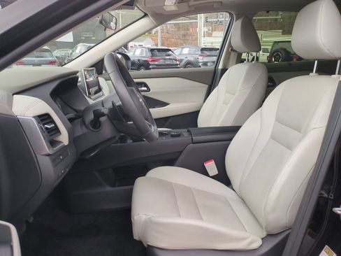 Used 2023 Nissan Rogue SV w/ SV Premium B Package AWD/4WD image 22