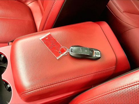 Used 2022 Porsche Macan S image 34