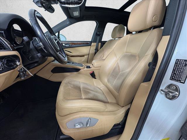 Used 2018 Porsche Macan AWD/4WD image 5