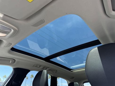 Used 2023 Volvo XC60 B5 Plus image 8