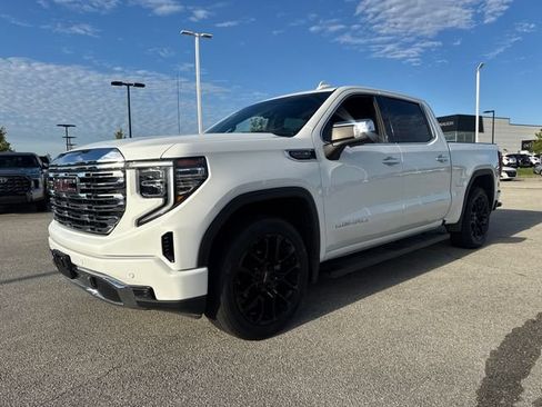 Used 2023 GMC Sierra 1500 Denali w/ Technology Package AWD/4WD image 2