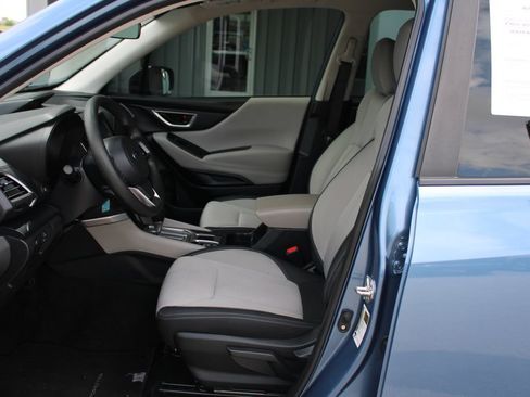 Used 2023 Subaru Forester AWD/4WD image 36