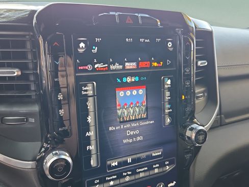 Used 2020 RAM 1500 Laramie AWD/4WD image 17
