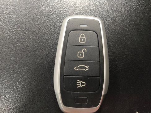 Used 2016 Ford Edge Titanium FWD image 32