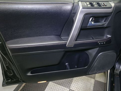 Used 2018 Toyota 4Runner Limited AWD/4WD image 36