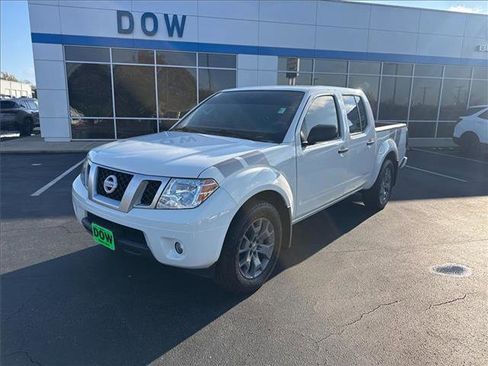 Used 2021 Nissan Frontier SV image 1