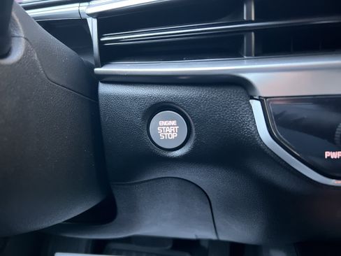 New 2026 Kia Sorento S image 32