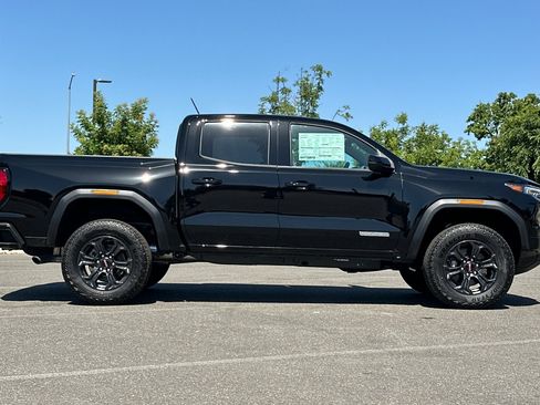 New 2025 GMC Canyon Elevation w/ Convenience Package image 3