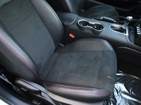 Used 2019 Ford Mustang GT Premium w/ Equipment Group 401A RWD image 9