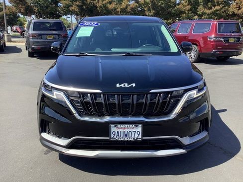 Used 2022 Kia Carnival LX image 4