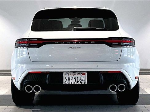 Used 2025 Porsche Macan image 9