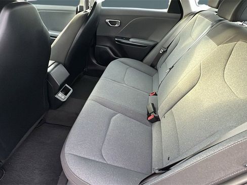 New 2025 Kia K4 LXS image 7